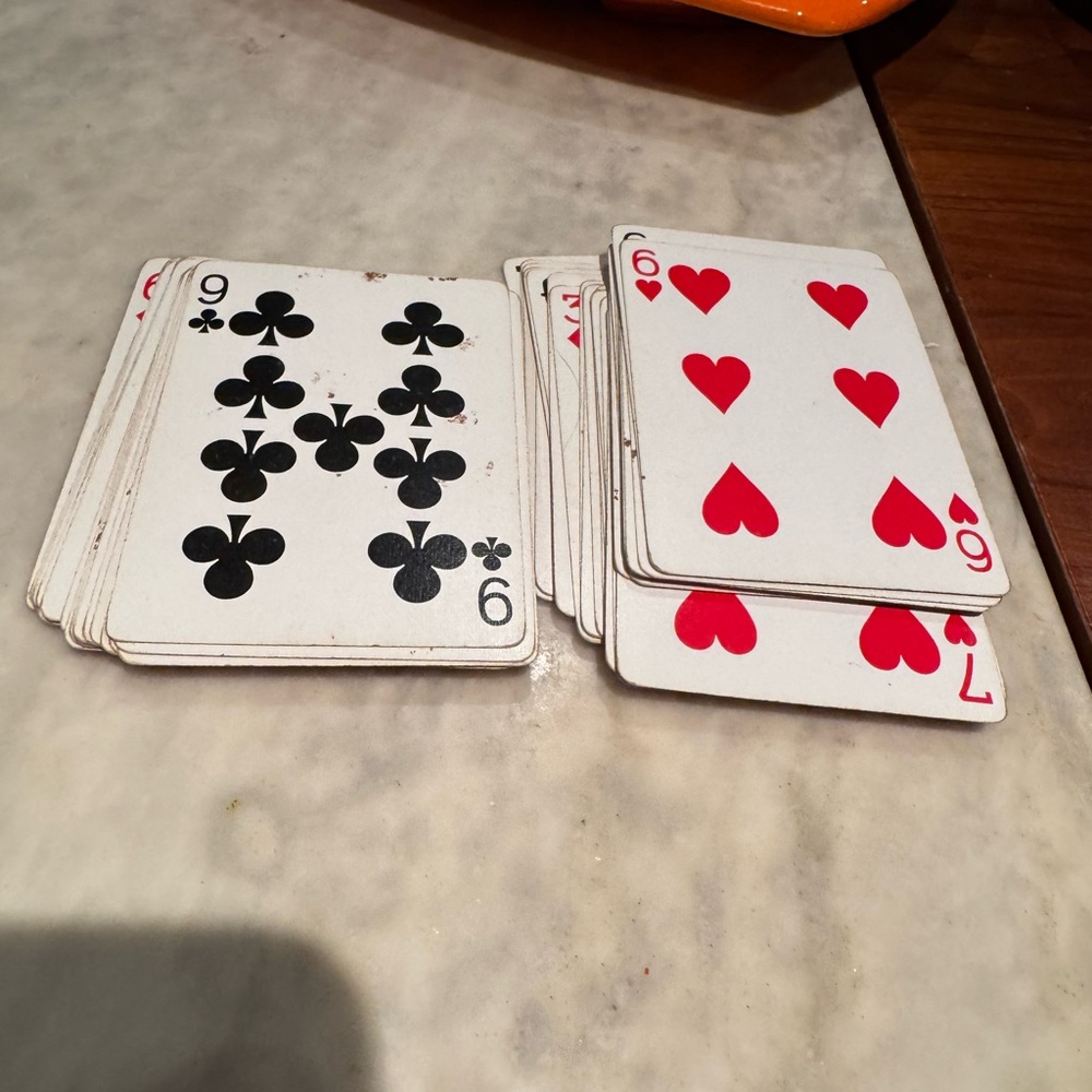 WELL LOVEDD VINTAGE PLAYING CARDS - Picture 4 of 8
